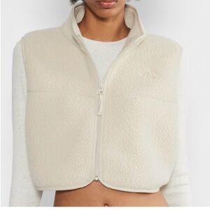 Aritzia TNA Cropped Cream Fleece Zip-Up Vest